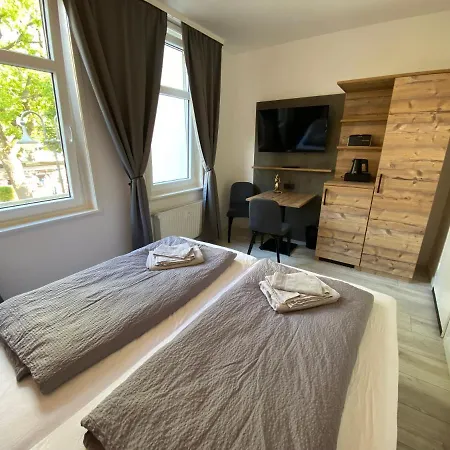 Harzer Hof Hostel *